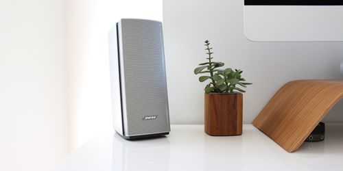 Gray speaker on table near brown wooden pto (Photo by [Gabriel Beaudry](https://unsplash.com/@gbeaudry?utm_source=chringel.dev%20blog&utm_medium=referral) on [Unsplash](https://unsplash.com/?utm_source=chringel.dev%20blog&utm_medium=referral))